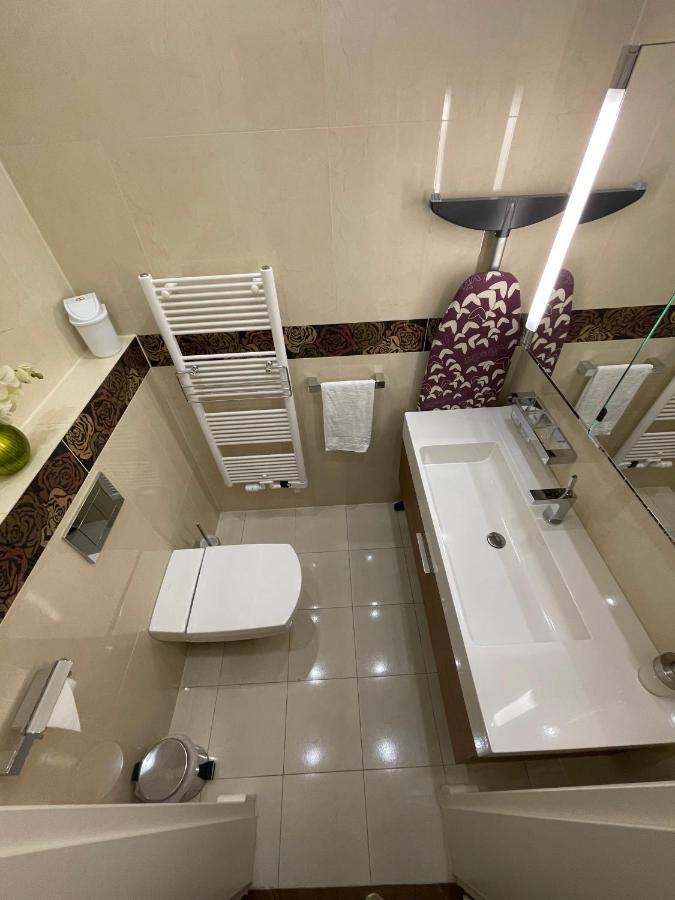 Apartma Premium Карлови Вари Екстериор снимка